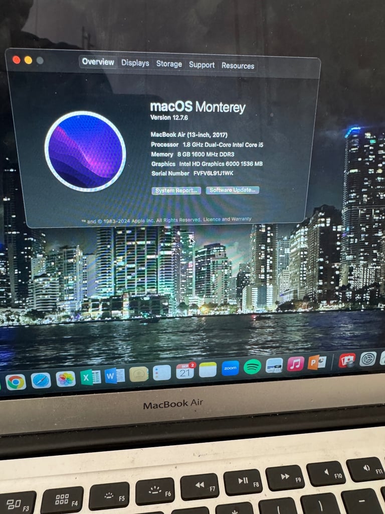 MacBook Air - Excellent Condition 