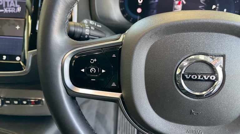 2023 Volvo XC90 2.0 B5D (235) Plus Dark 5dr AWD Geartronic SUV Diesel Automatic