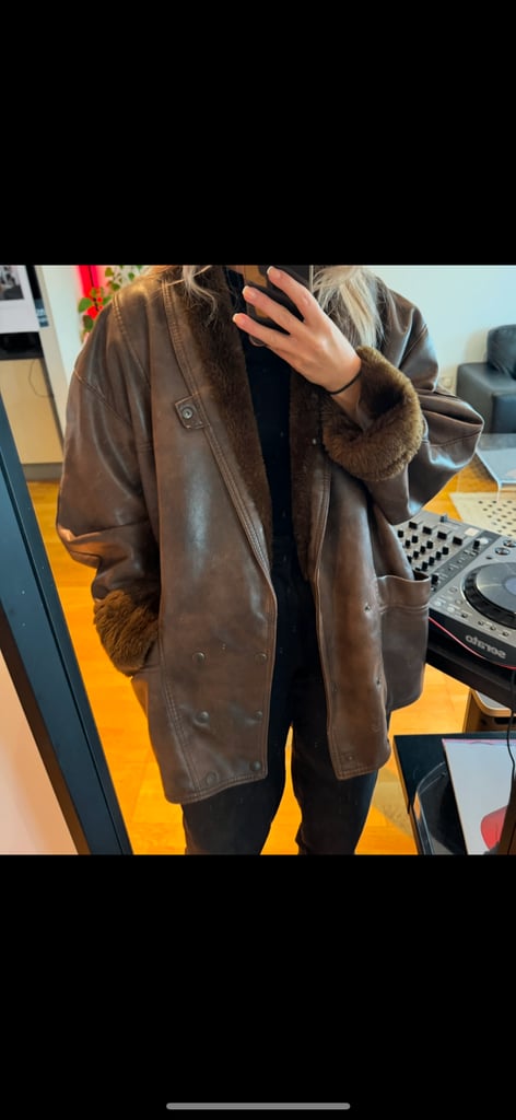Jacket - Large Brand : Cow