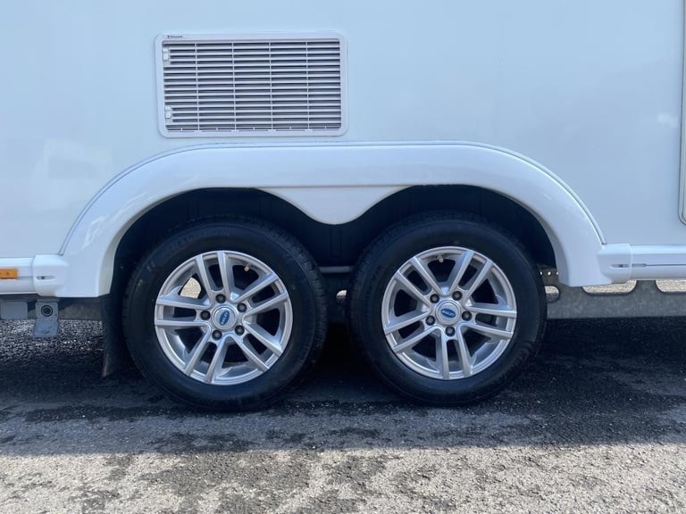 2017 BAILEY PEGASUS PALERMO 5 BERTH FAMILY CARAVAN