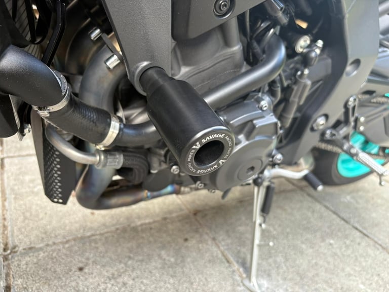 2023 / 73 Yamaha MT10 £10000 Grey 5978 miles.