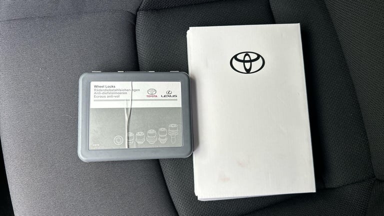 2024 Toyota C-HR 1.8 Hybrid Design 5dr CVT HATCHBACK PETROL/ELECTRIC Automatic