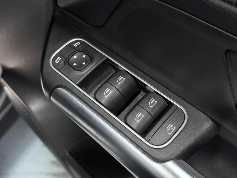 2020 Mercedes-Benz GLA 1.3 GLA200 Sport SUV 5dr Petrol 7G-DCT Euro 6 (s/s) (163 ps) HATCHBACK Pet...