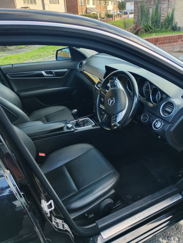 Mercedes-Benz, C CLASS, Saloon, 2012, Manual, 2143 (cc), 4 doors