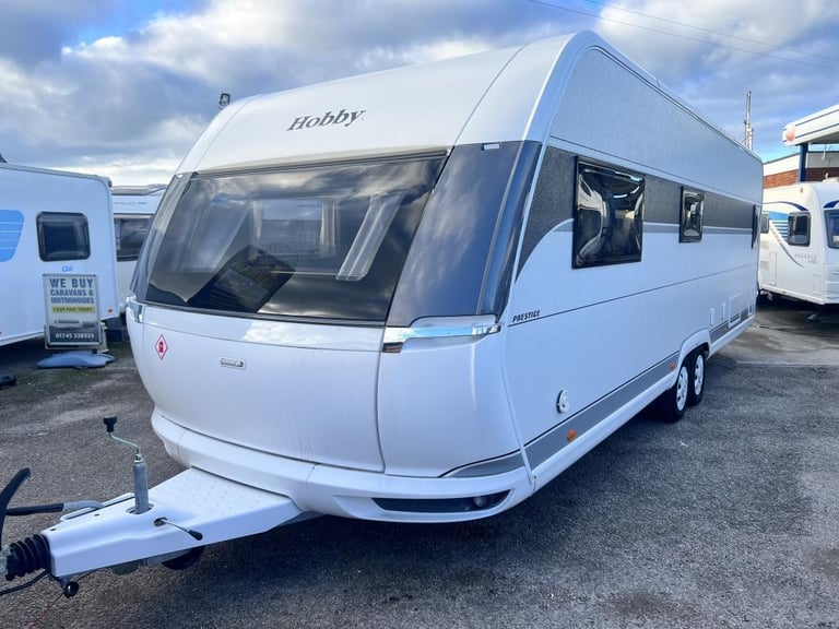 2024 HOBBY PRESTIGE 720 WQC 4 Berth fixed island bed End washroom