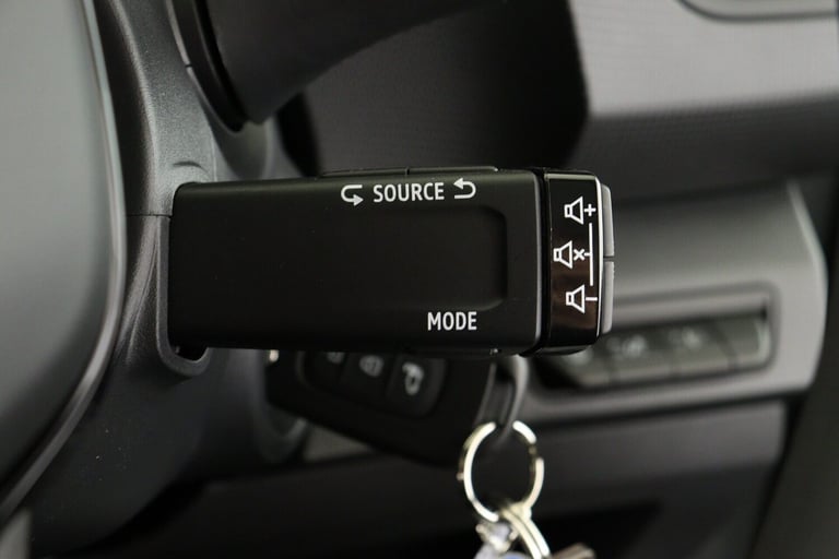 2025 Renault Trafic LL30 Blue dCi 130 Advance [Safety] Crew Van WINDOW VAN DIESEL Manual