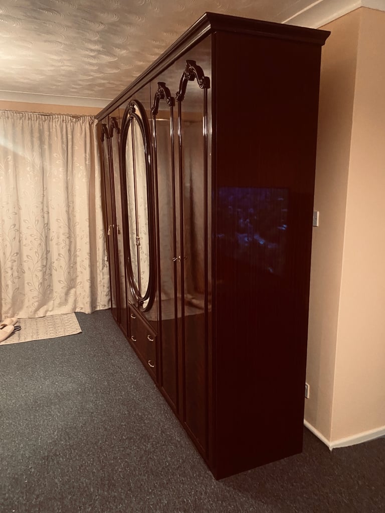 ITALIAN WARDROBE 