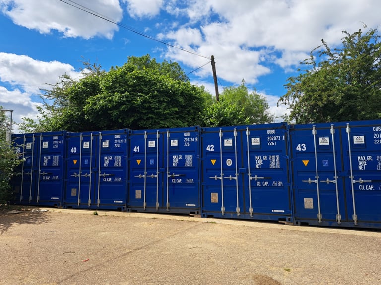 Storage Containers to Rent Heathrow Brentford 24 hour access Drive