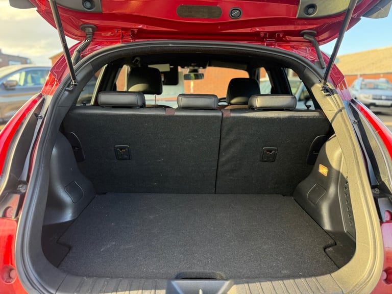 2017 Nissan Juke 1.2 DiG-T N-Connecta 5dr HATCHBACK Petrol Manual