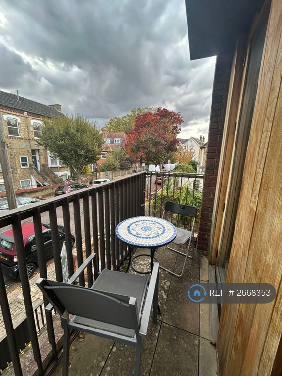 1 bedroom house in Maryland Road, London, N22 (1 bed) (#2668353)