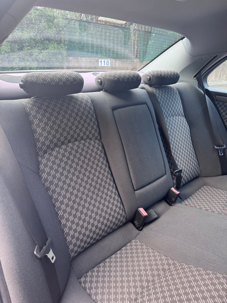 2003 MERCEDES-BENZ C CLASS C180K Avantgarde SE 4dr AUTO PETROL SILVER SALOON VGC