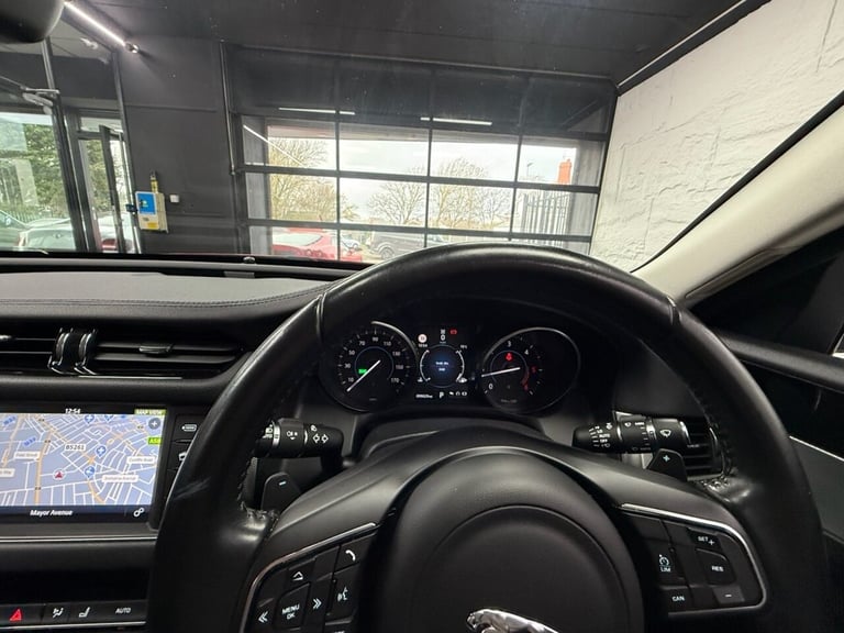 2017 Jaguar XF 2.0d Prestige 4dr Auto SALOON DIESEL Automatic