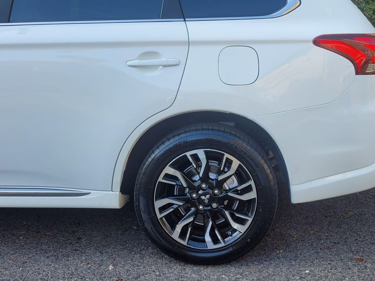  Mitsubishi Outlander 2.0h 12kWh GX3h CVT 4WD Euro 6 (s/s) 5dr Petrol/Electric Hybrid Automatic