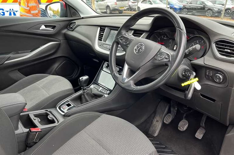 2019 Vauxhall Grandland X 1.2 Turbo SE 5dr HATCHBACK PETROL Manual