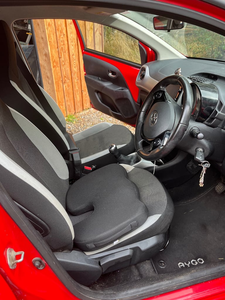 Toyota, AYGO, Hatchback, 2017, Manual, 998 (cc), 5 doors