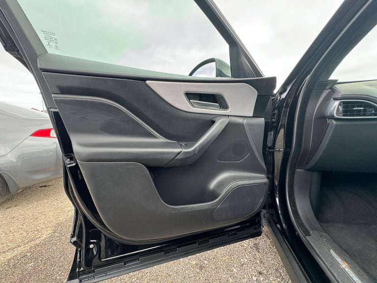 2019 Jaguar F-Pace 2.0d R-Sport 5dr Auto ESTATE DIESEL Automatic