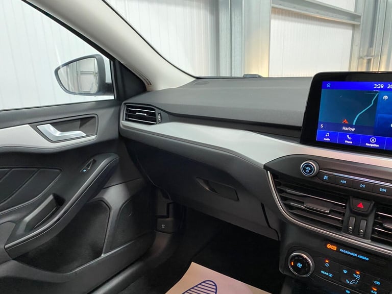 2019 Ford Focus 1.0T EcoBoost Zetec Euro 6 (s/s) 5dr HATCHBACK Petrol Manual