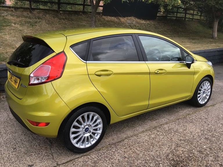 2013 Ford Fiesta 1.5 TDCi Titanium 5dr HATCHBACK Diesel Manual