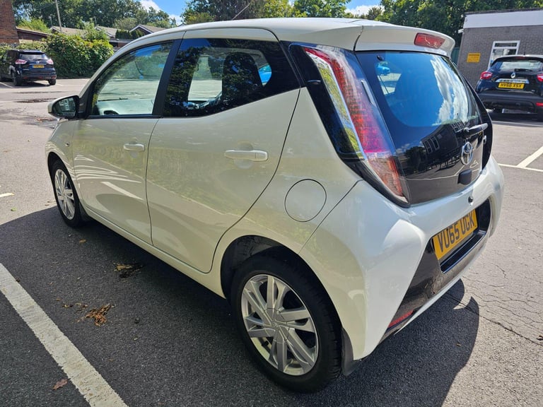 TOYOTA AYGO 1.0 VVT-i x-pression 2015