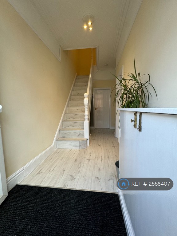 4 bedroom house in Crawford Avenue, Mossley Hill, Liverpool, L18 (4 bed) (#2668407)