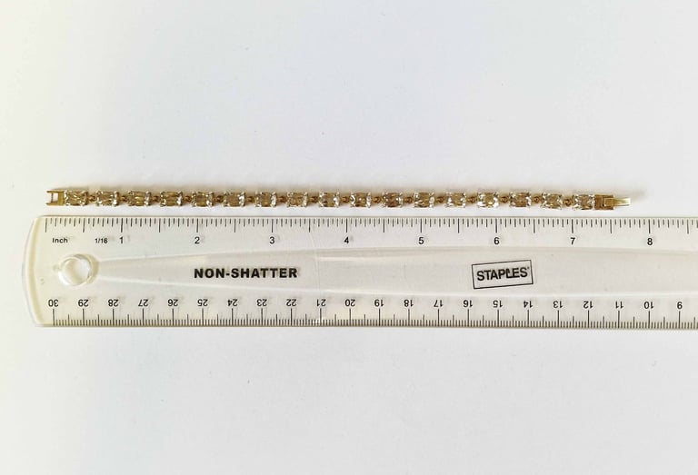 9ct Hallmarked Gold Green Sapphire Bracelet - 7.5 inches Long - Boxed - VGC