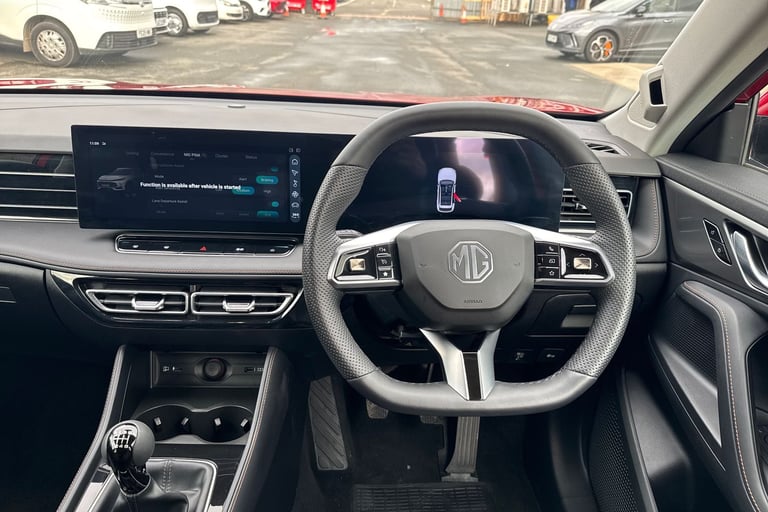 2025 MG MG HS 106290 Hatchback Petrol Manual