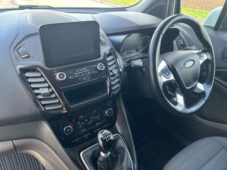 FORD TRANSIT CONNECT 1.5 200 EcoBlue Limited White Manual Diesel 2018