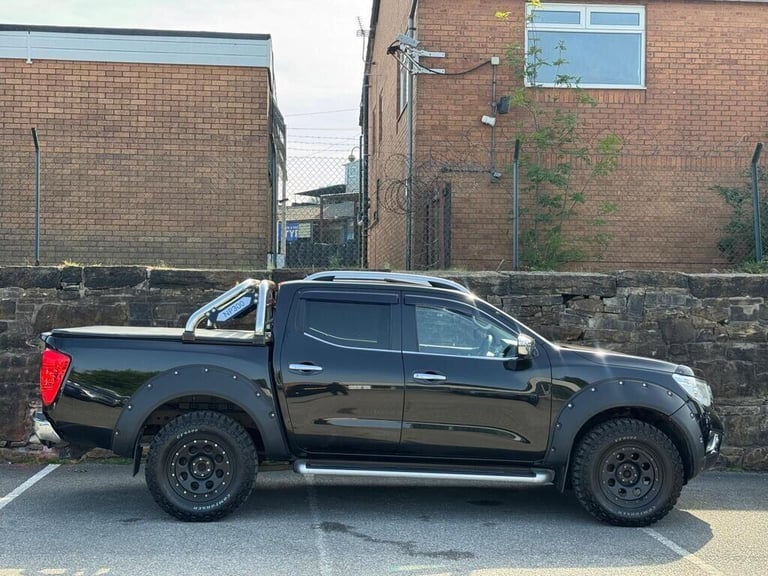 2016 Nissan Navara 2.3 dCi Tekna Auto 4WD Euro 5 4dr PICK UP Diesel Automatic