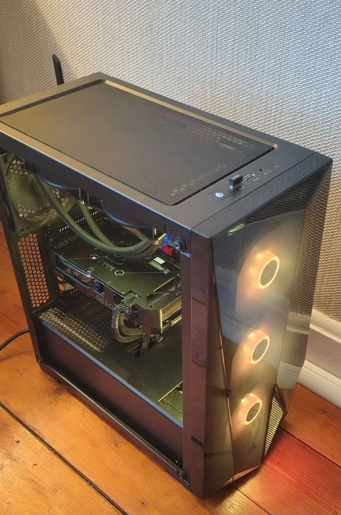 Gaming PC - Ryzen 5800X, 32GB DDR4, RTX 4060 Ti 16GB, 2.5TB