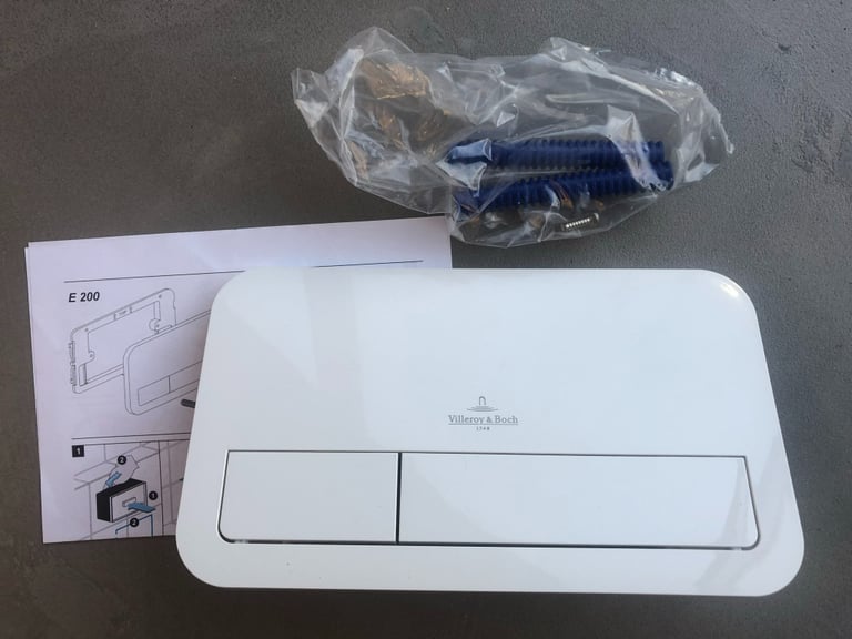 Villeroy & Boch ViConnect E200 Flush Plate White - Brand new in box