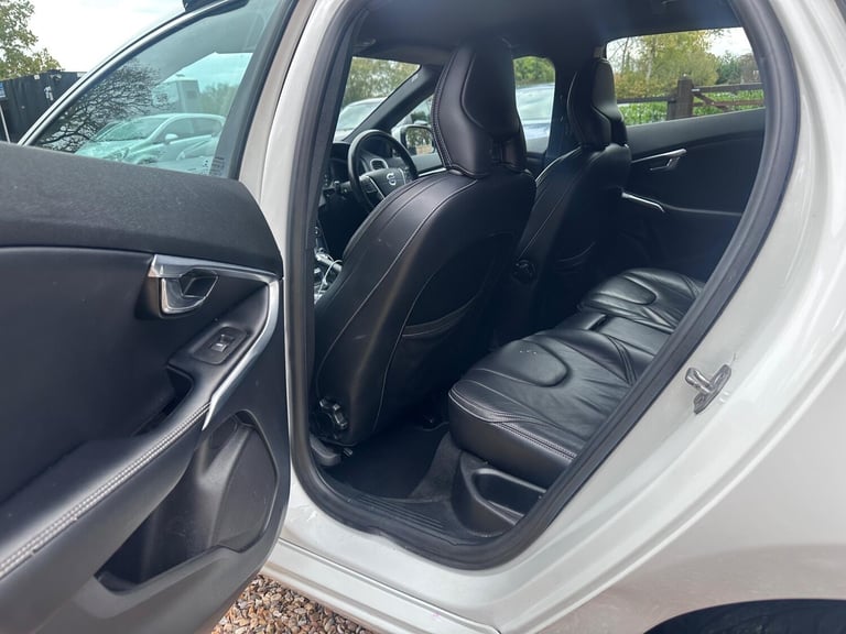 2015 Volvo V40 1.6 D2 R-Design Lux Powershift Euro 5 (s/s) 5dr HATCHBACK Diesel Automatic