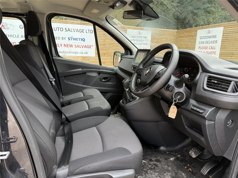 2024 RENAULT TRAFIC ADVANCE LL30 9 SEATER 2.0TD AUTO DAMAGED REPAIRABLE SALVAGE 