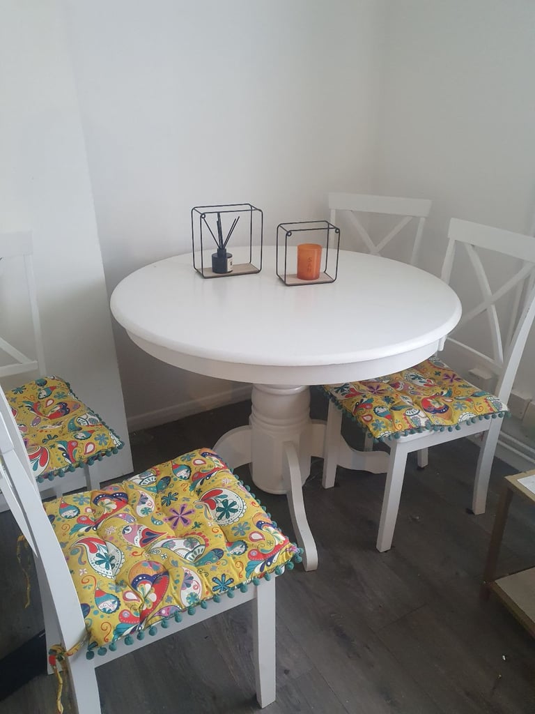 image for Dinning table chairs 