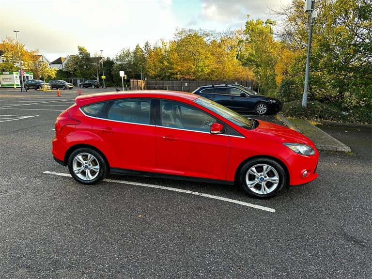 FORD Focus 1.5 Petrol 5 Doors 2013 with Parking Sensors & Low Mileage