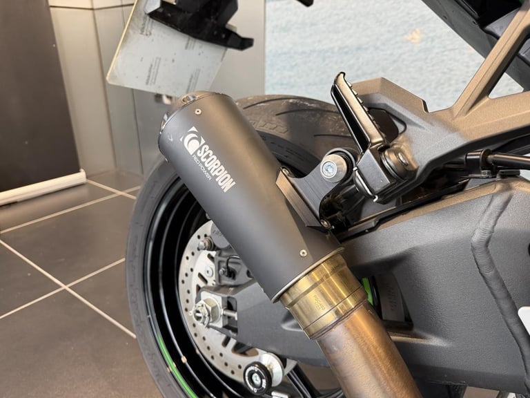 2023 Kawasaki ZR1000 H2