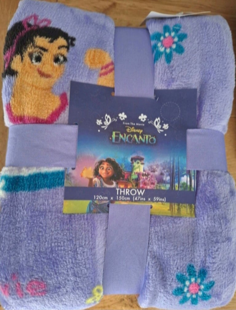Encanto by Disney fleece blanket soft warm cosy throw 150cm x 120cm brand new with tags 
