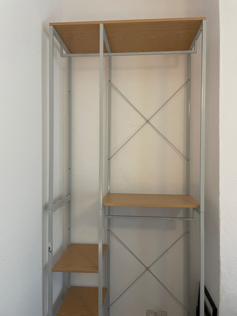 Open wardrobe storage unit 
