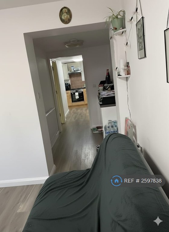 2 bedroom flat in Cowper Road, Sittingbourne, ME10 (2 bed) (#2597838)