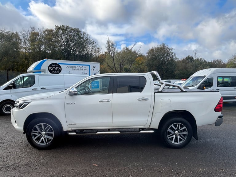 2017 Toyota Hilux Invincible D/Cab Pick Up 2.4 D-4D Automatic  PICK UP Diesel Automatic
