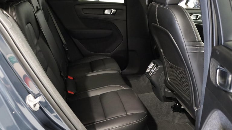  Volvo XC40 T3 R-Design Manual (Park Assist, Powered Tailgate, Privacy Glass) Petrol Manual