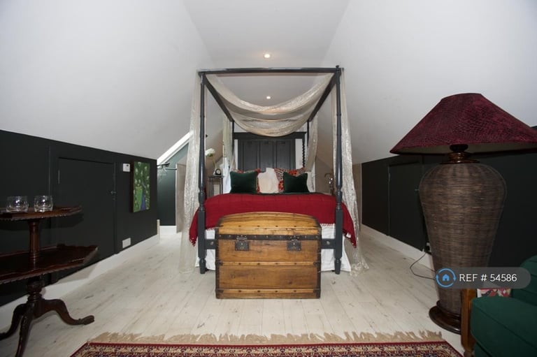 image for Studio flat in Pickwell Lane, Rh17 5Rh, RH17 (#54586)