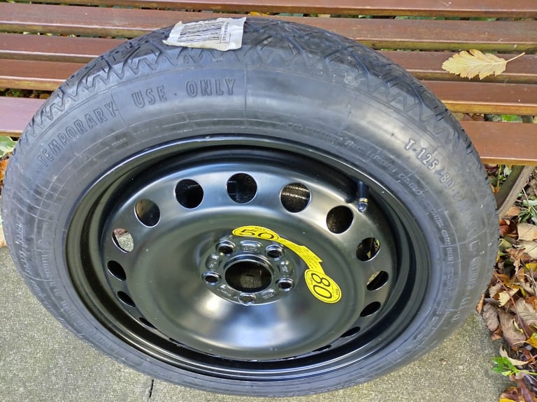 Space saver tyre and jack T 125/80 R 17