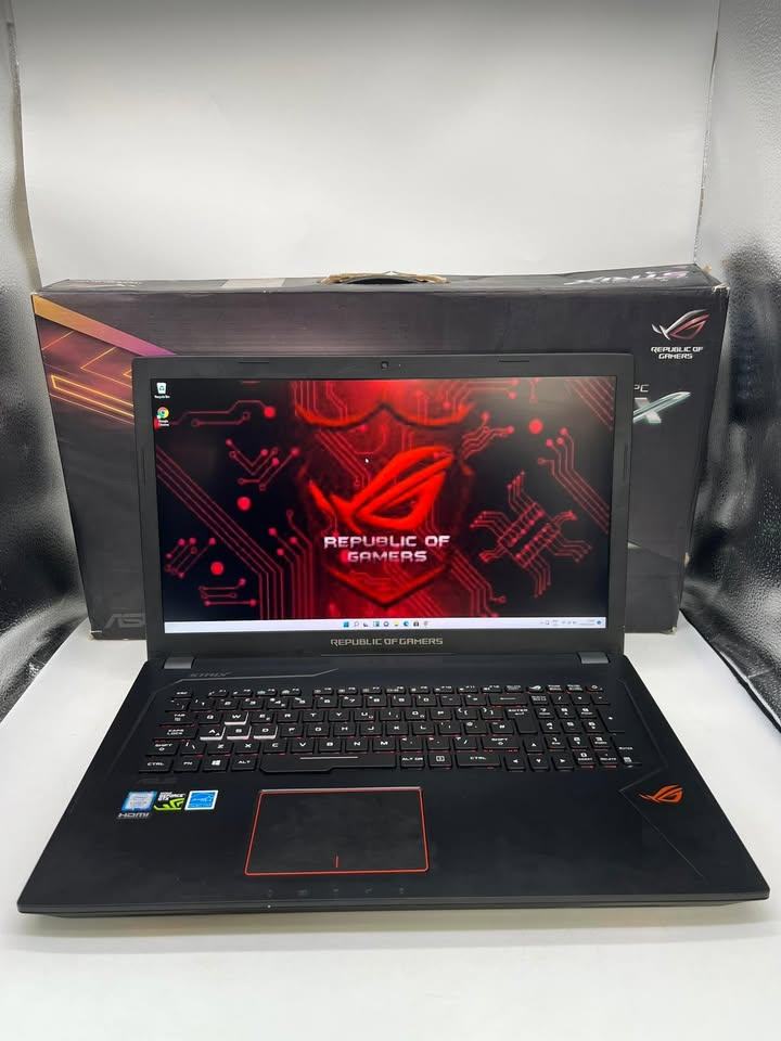 image for ASUS ROG STRIX Gaming Laptop – i5, 12GB RAM, 1TB SSD, GTX 1050 – Boxed