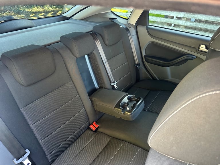 FORD FOCUS TITANIUM Hatchback, 2010, Manual, 1596 (cc), 5 doors