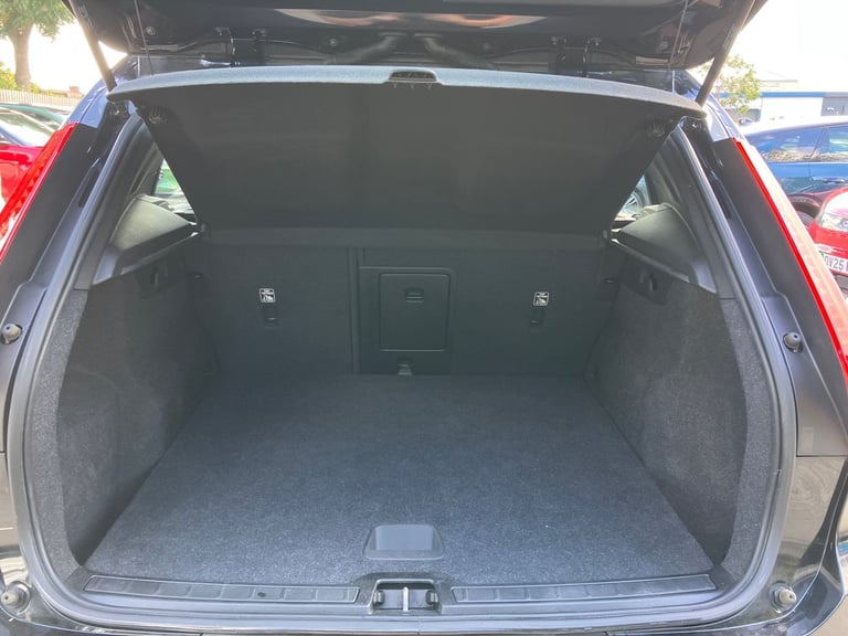 2019 Volvo XC40 1.5 T3 Momentum Pro 5dr Estate PETROL Manual