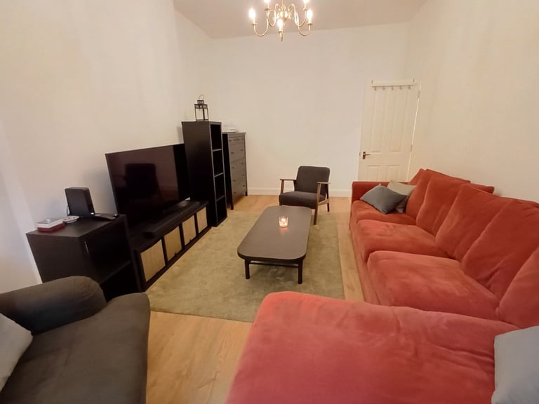 2 bedroom flat in Millerfield Place, Meadows, Edinburgh, EH9 1LW