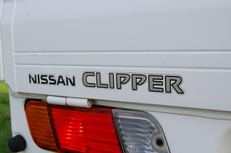 NISSAN CLIPPER 650CC 2WD 200404 Petrol Manual in White
