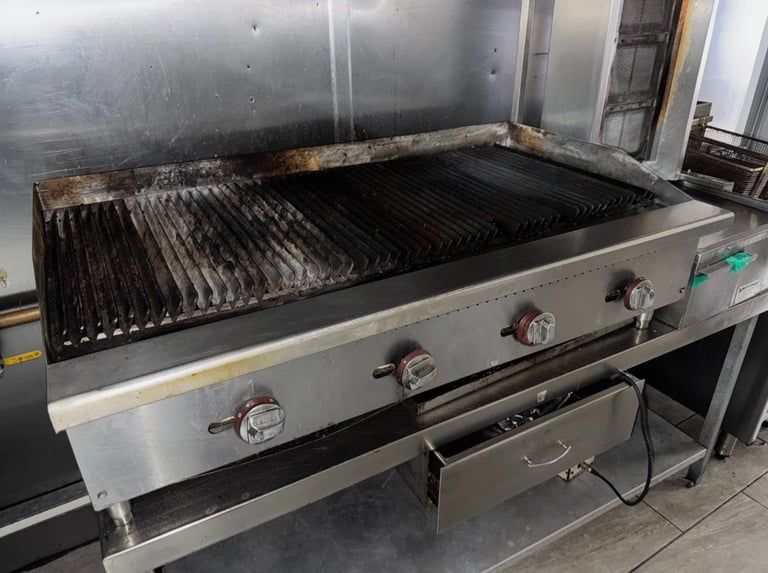 4 Burner Gas Grill Commercial Catering Equipment – Heavy Duty Restaurant Use