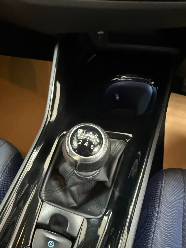 2017 Toyota C-HR 1.2T Dynamic 5dr HATCHBACK Petrol Manual