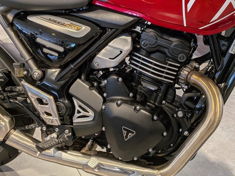 TRIUMPH SPEED 400 - BRAND NEW - IN STOCK - LAVA RED -0 miles